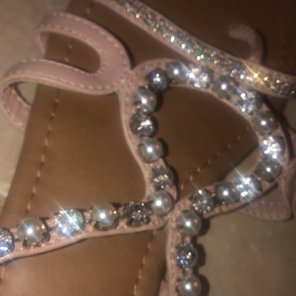 Light pink cute Sandles with pearls - Picture 3 of 5